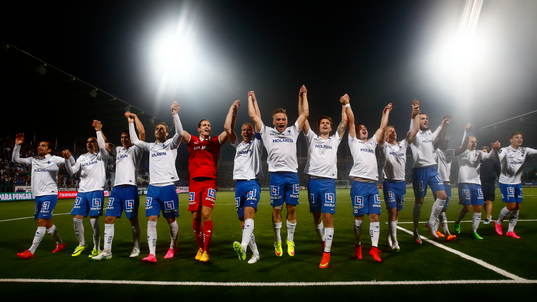 Norrköpings spelare och tränare Jan Andersson jublar och