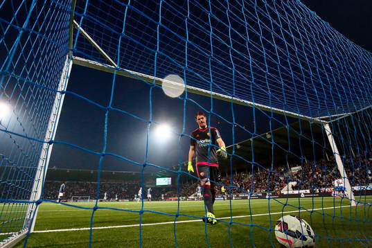 Djurgårdens målvakt Kenneth Höie deppar
