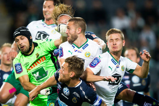 Gefles målvakt Emil Hedvall och David Fällman i en