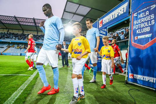 Malmös Enoch Kofi Adu före fotbollsmatchen i allsvenskan