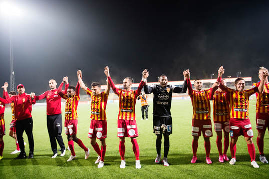 Bläddra bland fler bilder av Fotboll, Superettan, Syrianska - Degerfors 