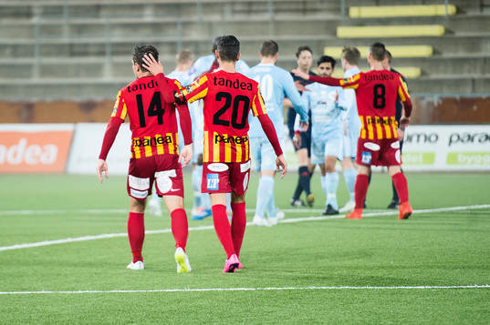 Syrianskas Gabriel Somi tackar lagkamraten Durim Berisha
