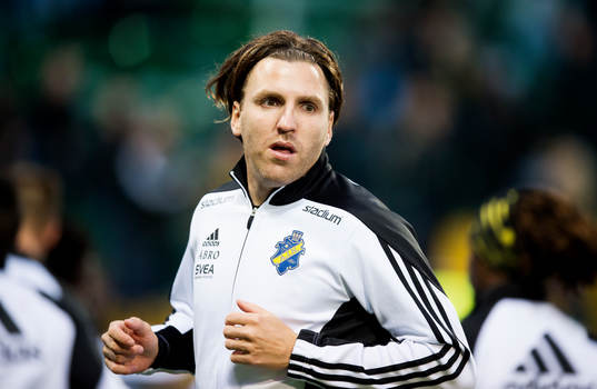 s Nils-Eric Johansson innan fotbollsmatchen i Allsvenskan