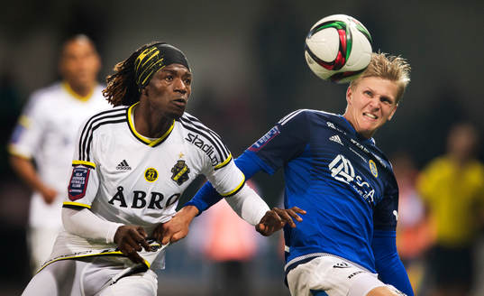 s Mohamed Bangura och Sundsvalls Joakim Nilsson
