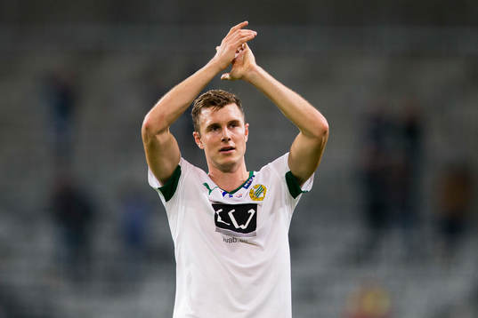 Hammarbys Richard Magyar tackar publiken
