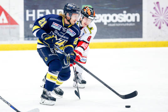 s Mattias Tedenby och Örebros Joonas Jalvanti