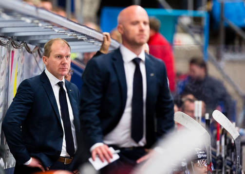 s tränare Johan Lindbom och assisterande tränare Tim