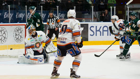 Färjestads Tomas Skogs gör mål 2-1 bakom Växjös