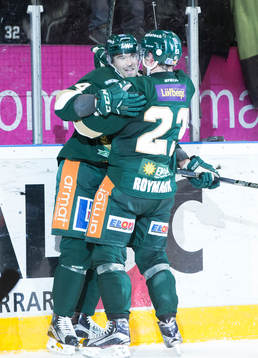 Färjestads Tomas Skogs gör mål 2-1 bakom Växjös