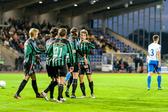 Varbergs spelare jublar