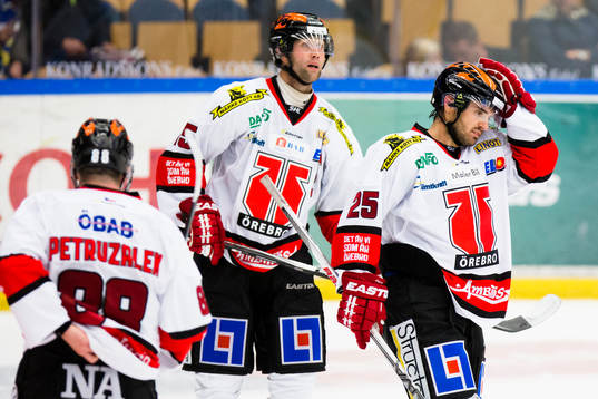 Örebros Jakub Petruzalek , Henrik Löwdahl och Martin