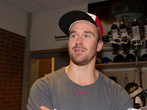 Färjestads Tomas Skogs är ombytt