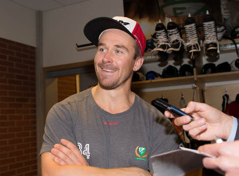 Färjestads Tomas Skogs är ombytt