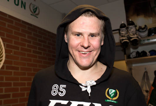 Färjestads Mikael Johansson är ombytt