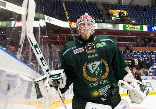 Färjestads målvakt Lars Haugen jublar