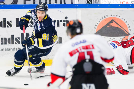 s Filip Ahl mot Örebros Joel Mustonen