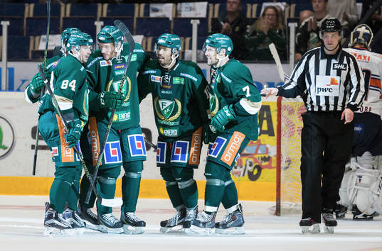 Färjestads Tomas Skogs, John Persson, Milan Gulas och