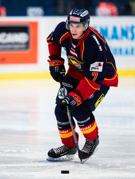 Djurgårdens Fredrik Forsberg med pucken