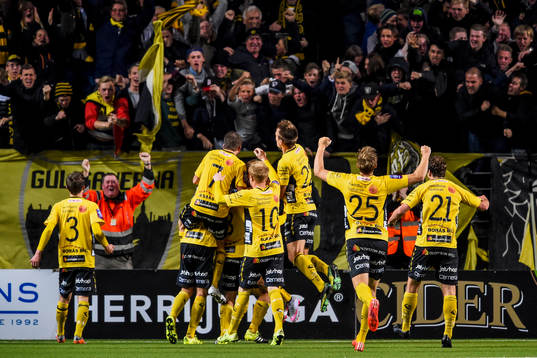 Elfsborgs spelare och supportrar jublar