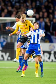 Elfsborgs Per Frick i kampade IFK Göteborgs Mads Winther