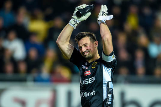 Elfsborgs målvakt Kevin Stuhr Ellegaard jublar