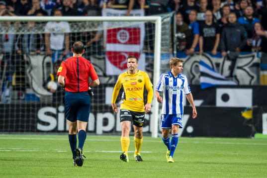 Elfsborgs Anders Svensson irriterad
