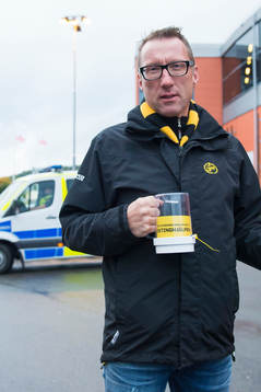 Insamling till förmån för flyktinghjälpen