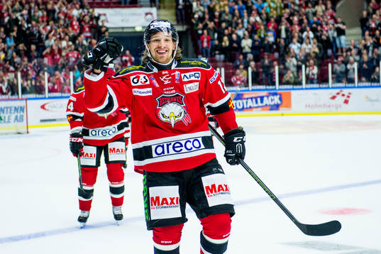 Malmö Redhawks Andreas Thuresson jublar