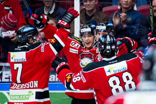 Malmö Redhawks firar 3-3 av Björn Svensson