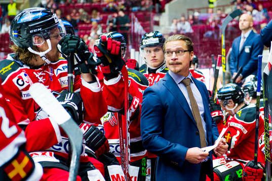 Malmö Redhawks tränare Björn Hellkvist i båset