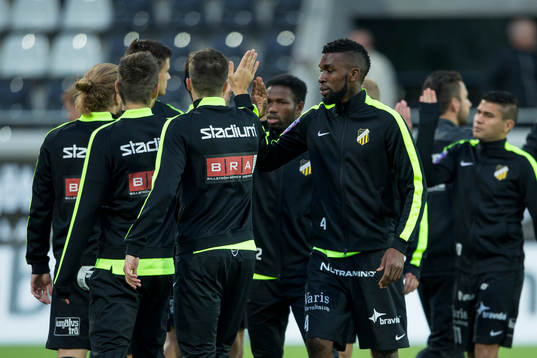 Häckens Tefu Mashamaite innan fotbollsmatchen i