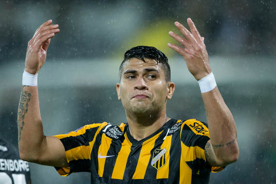 Häckens Paulo De Oliveira jublar