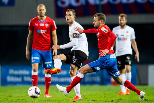 Örebros Robert Åhman Persson och Helsingborgs Arnór