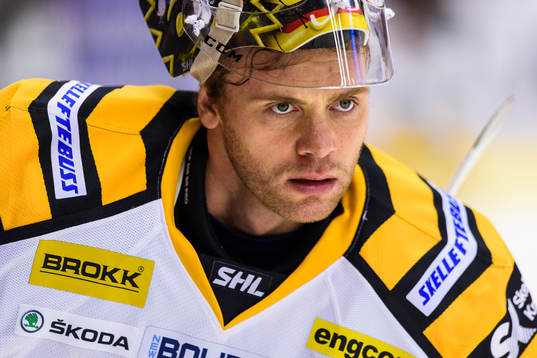 Skellefteås målvakt Markus Svensson på uppvärmningen