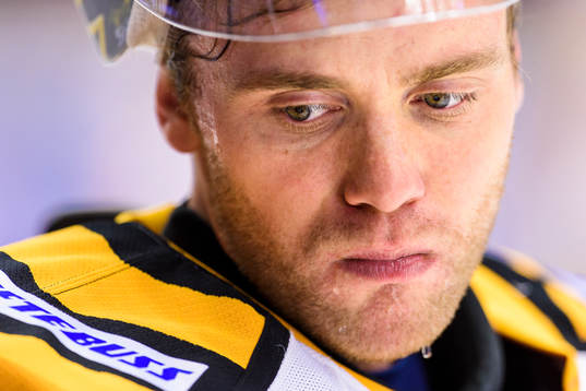 Skellefteås målvakt Markus Svensson på uppvärmningen
