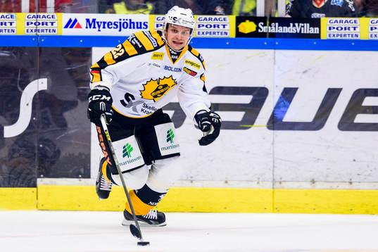 Skellefteås Janne Pesonen med pucken