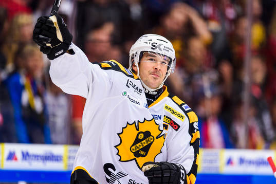 Skellefteås Jimmie Ericsson jublar
