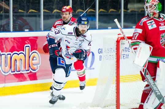 Linköpings Niklas Persson och Modos Adam Reideborn