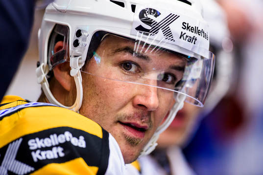 Skellefteås Jimmie Ericsson på bänken