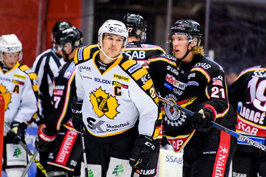 Luleås Emil Sylvegård trycker bort Skellefteås Jimmie