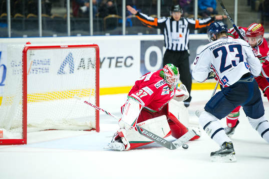Modos Adam Reideborn och Linköpings Niklas Persson