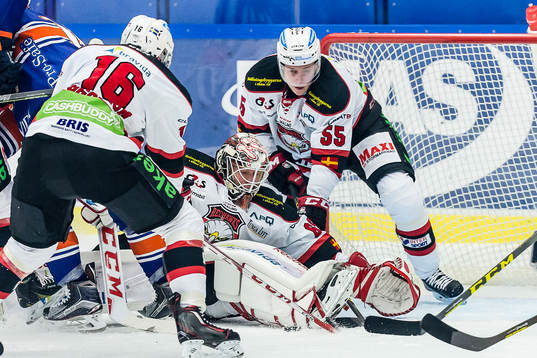 Malmö Redhawks målvakt Oscar Alsenfelt stoppar en puck
