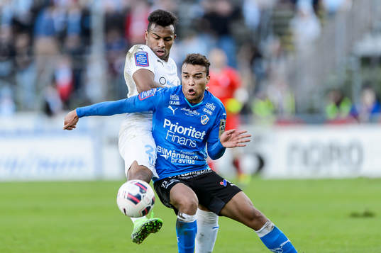 Halmstads Matthew Rusike och Malmös Luis Felipe Carvalho