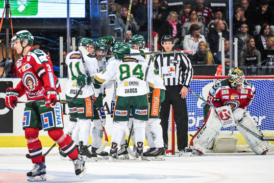 Färjestads spelare jublar