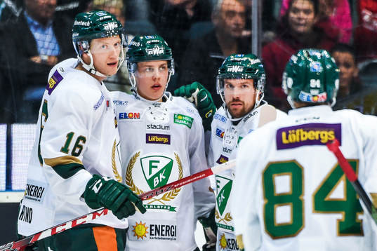 Färjestads Johan Ryno  och Joel Eriksson Ek   jublar