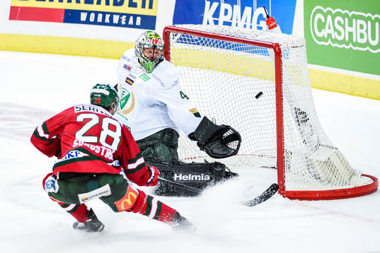 Frölundas Johan Sundström gör avgörande 4-3 målet