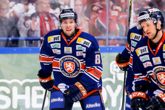 Växjös Robert Rosén jublar