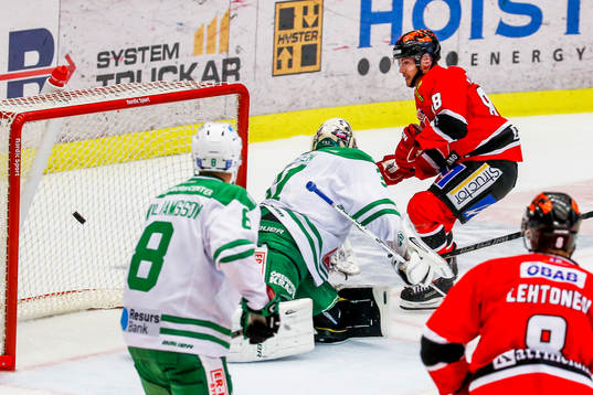 Örebros Jakub Petruzalek  gör sitt tredje mål vilket