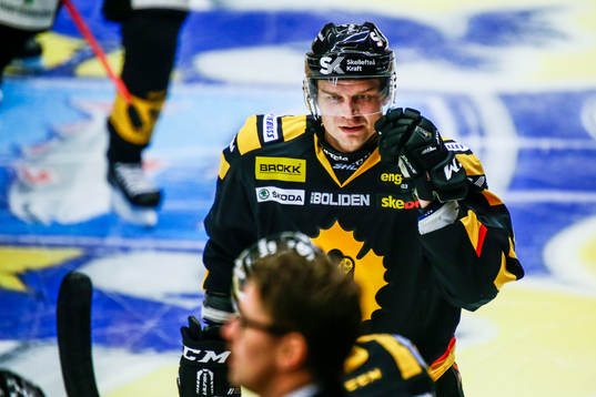 Skellefteås Janne Pesonen jublar