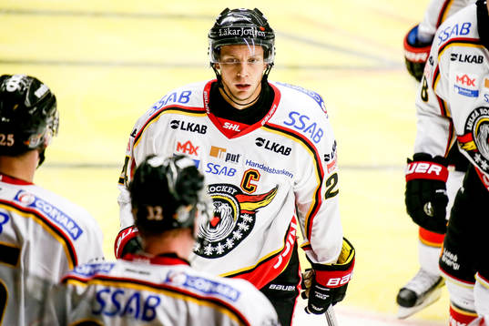 Luleås Johan Harju jublar